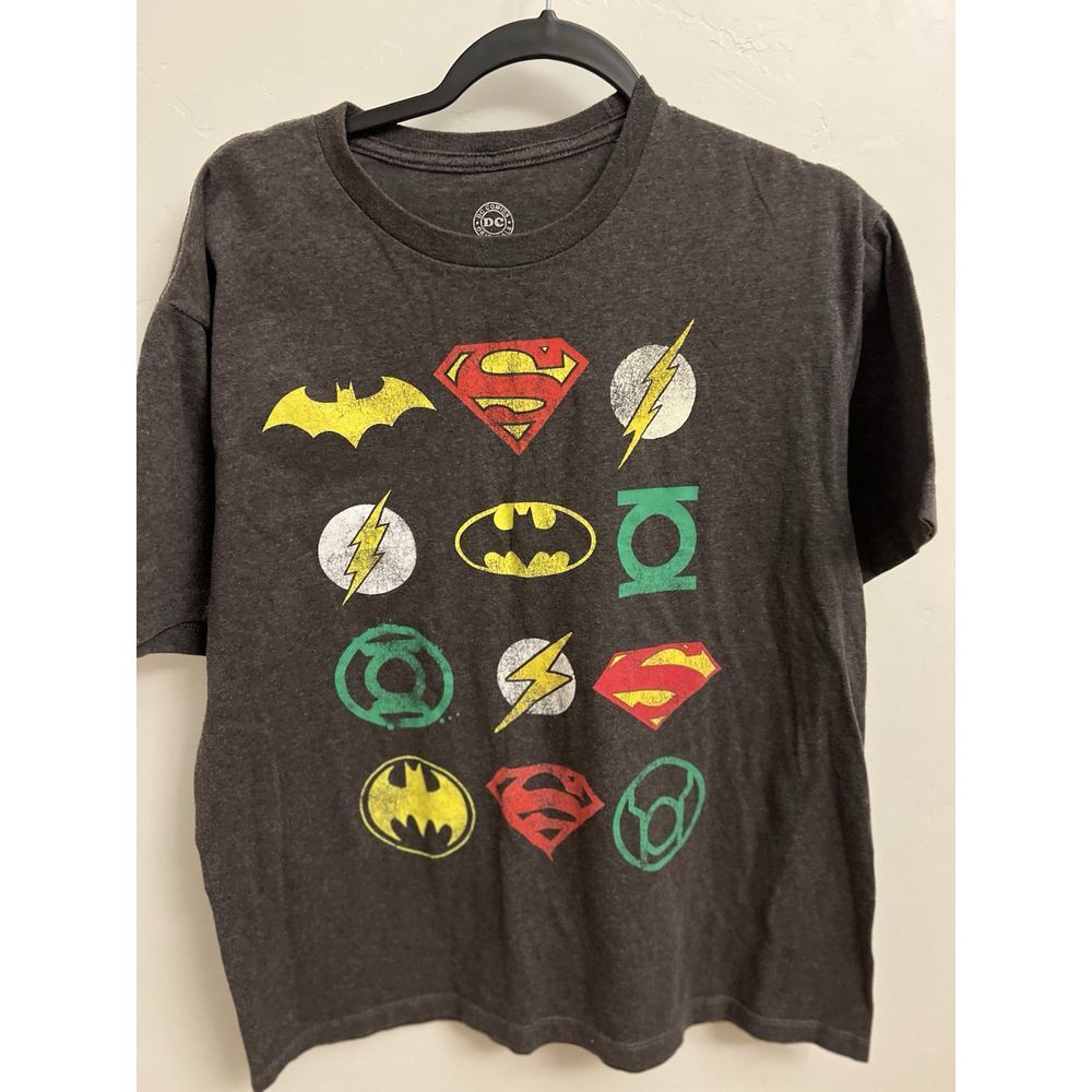 DC Comics Shirt Mens Large‎ Gray Crew Neck 12 Heroes